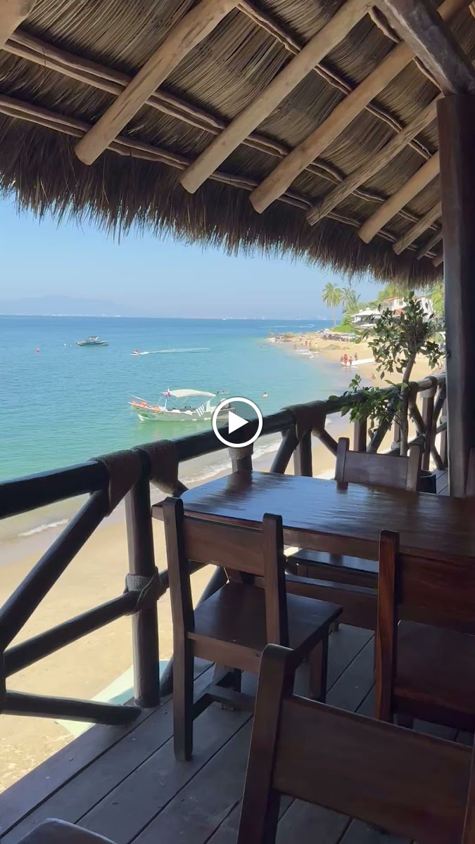 Pichon Restaurant Bar & Grill